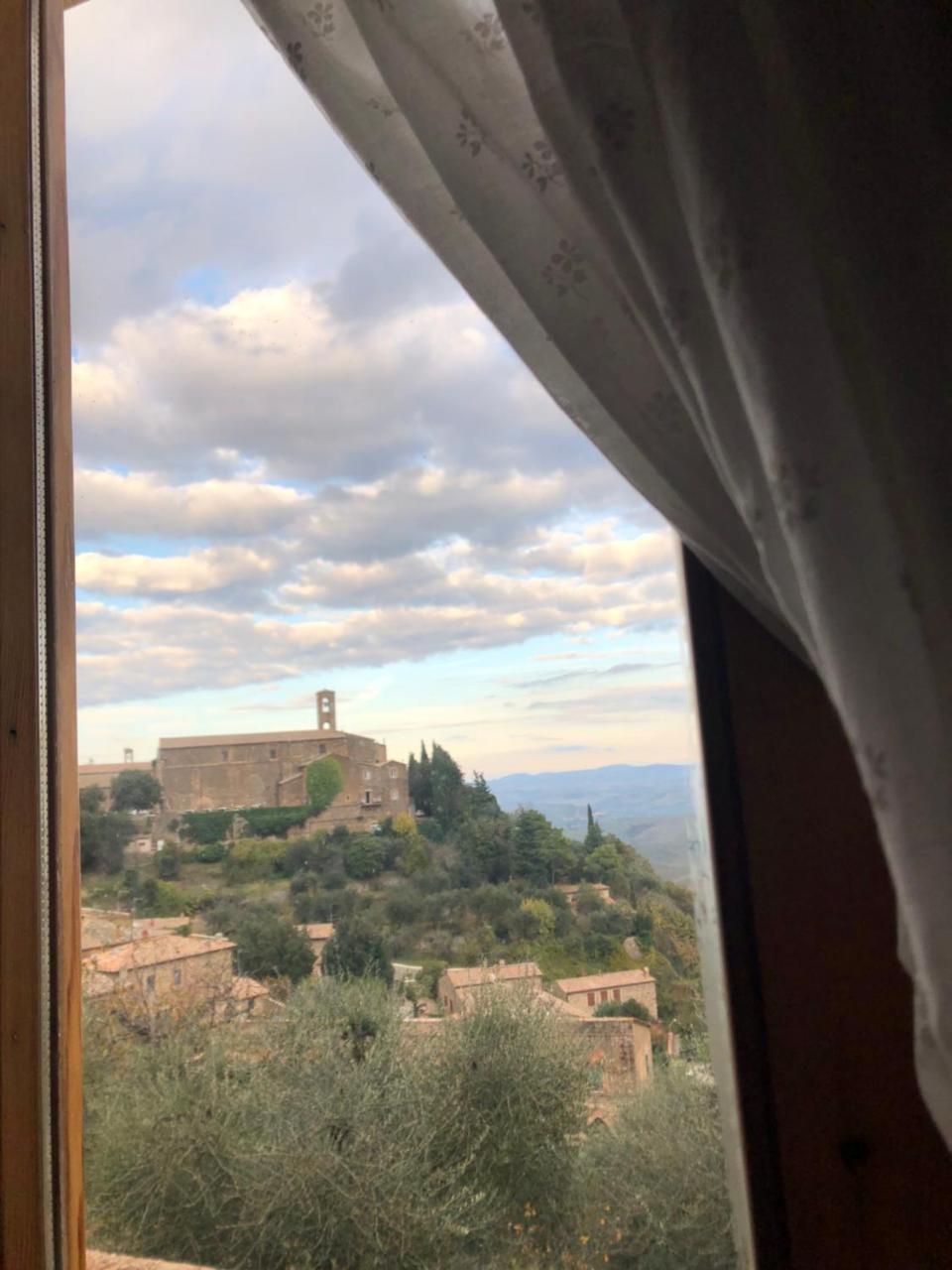 A Tuscan View Hotel Montalcino Luaran gambar